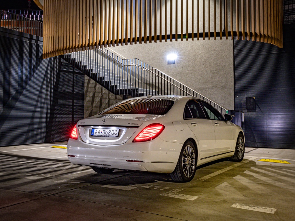 Mercedes-Benz S-Class - Back